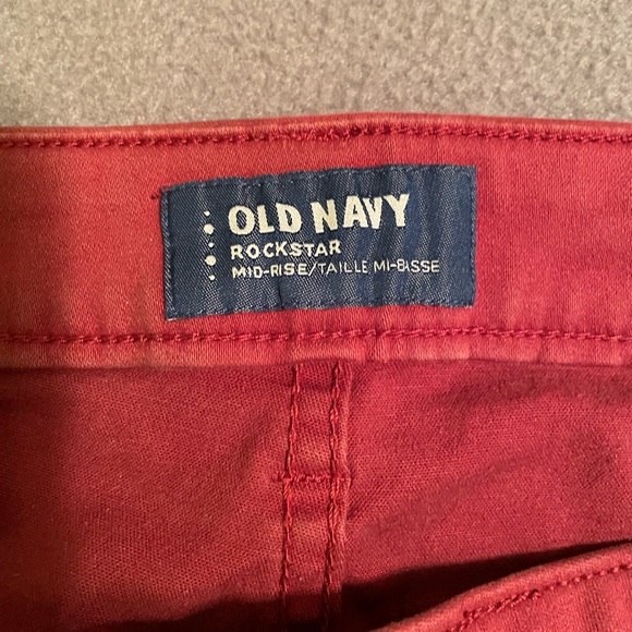 Old Navy Rockstar Mid-Rise Skinny Jeans. Rust, Size 12. - Picture 4 of 10